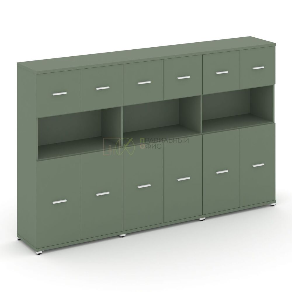 Шкаф три широкие секции, 4 ниши