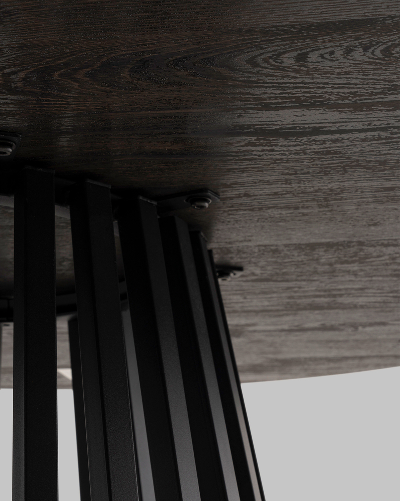 Стол обеденный