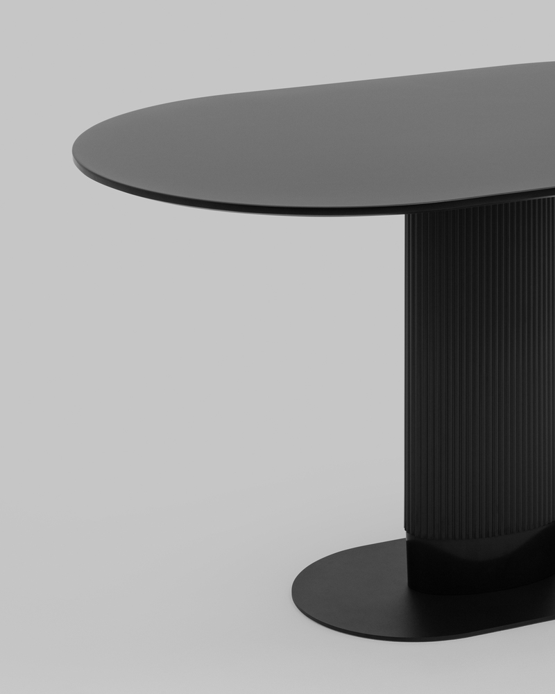 Стол обеденный