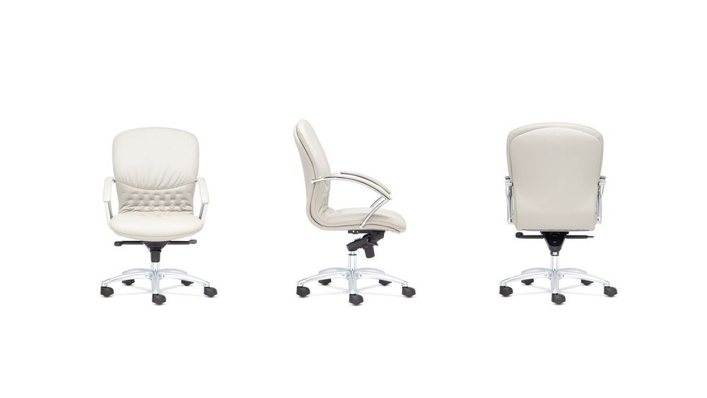 Кресло со средней спинкой на крестовине